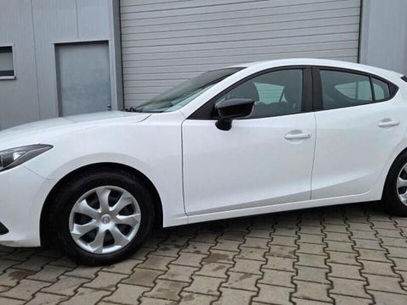 Gebraucht Mazda 3 Prime-Line 101 PS (74 kW) 2015 Arctic white Limousine
