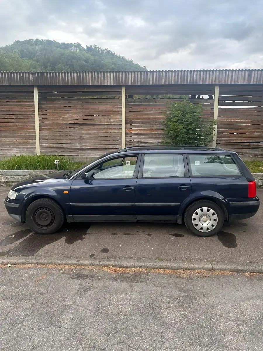 Gebraucht VW Passat 101 PS (74 kW) 1999 Blau Kombi