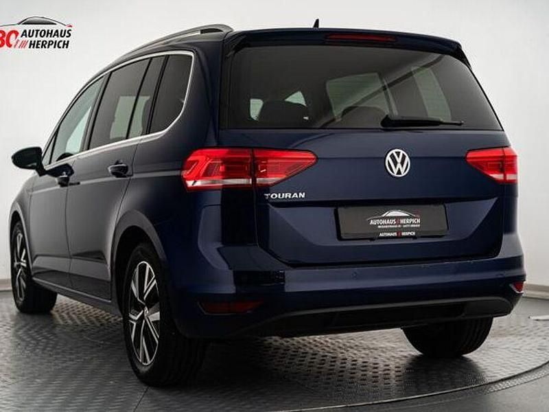 Gebraucht VW Touran Highline 150 PS (110 kW) 2020 Atlantik blue metallic Van / Kleinbus