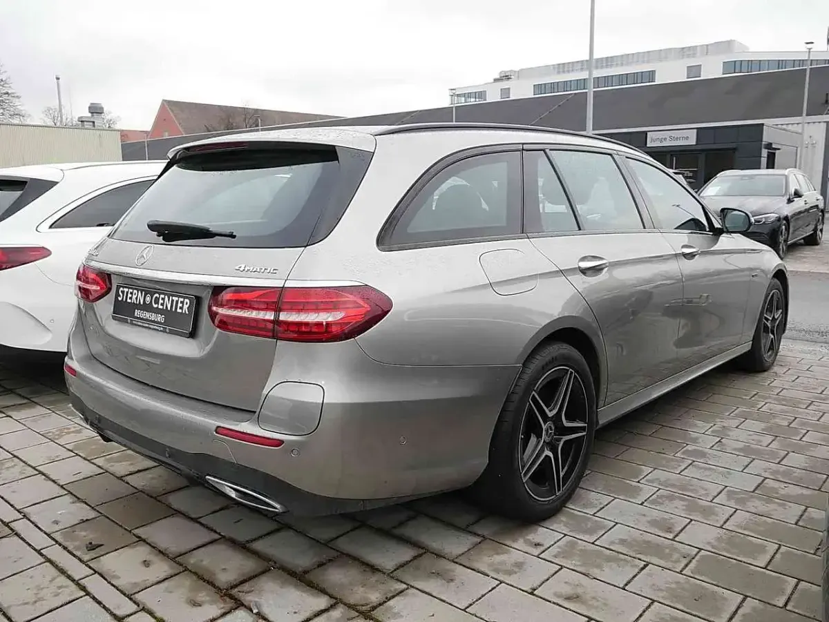 Second-hand Mercedes E300 Exclusive 306 CP (225 kW) 2021 Argintiu Break