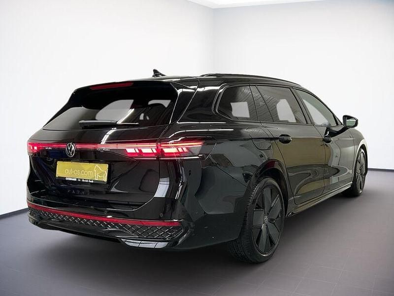 Gebraucht VW Passat R-line 193 PS (141 kW) 2025 Grenadillschwarz metallic Kombi