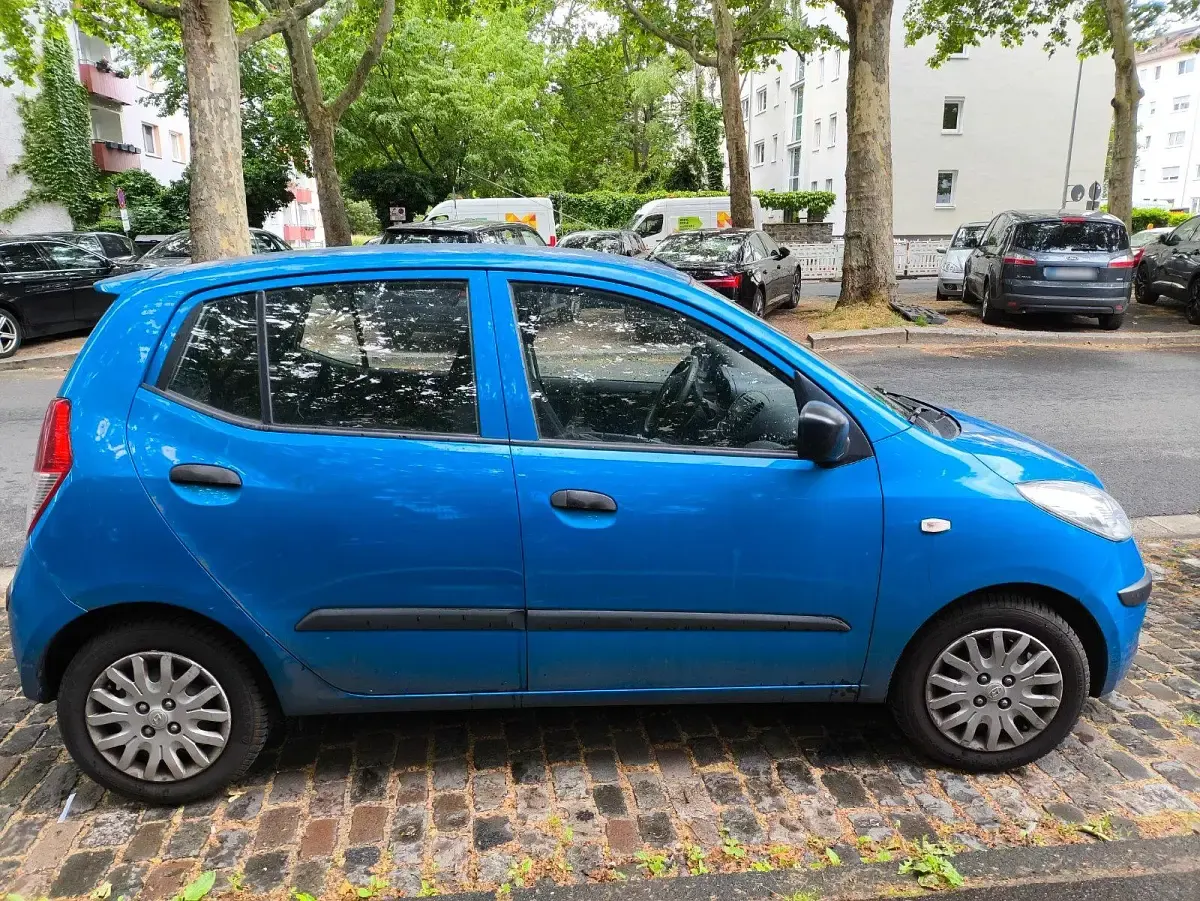 Gebraucht Hyundai i10 67 PS (49 kW) 2009 Blau Kleinwagen