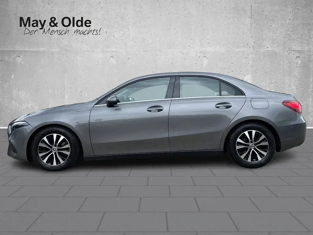 Gebraucht Mercedes A180 116 PS (85 kW) 2023 Grau Limousine