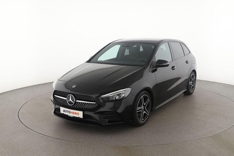 Schwarz Gebraucht 2020 Mercedes B200 AMG line Van / Kleinbus | 24.700 € (Fairer Preis) - Bild 1/3