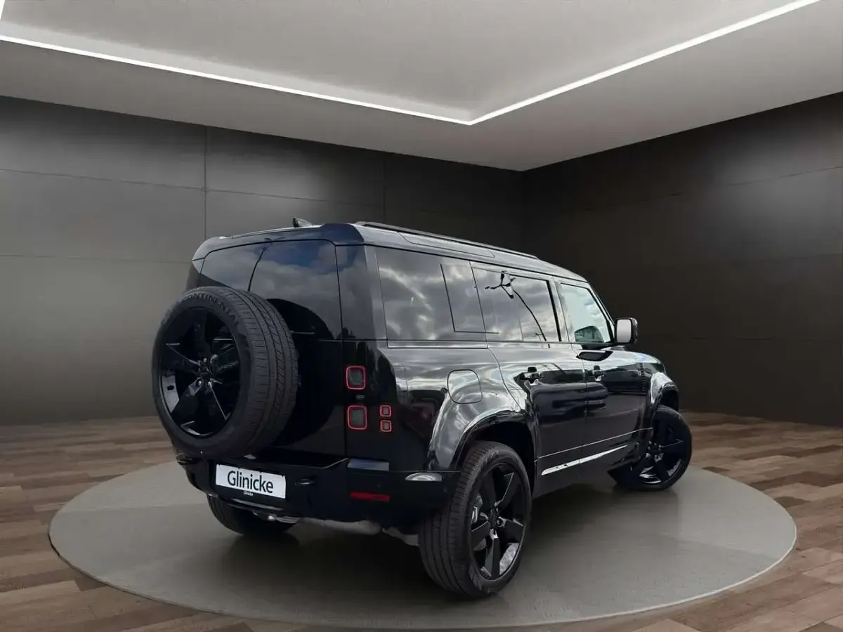 Neu Land Rover Defender HSE Dynamic 351 PS (258 kW) 2026 Santorini black SUV