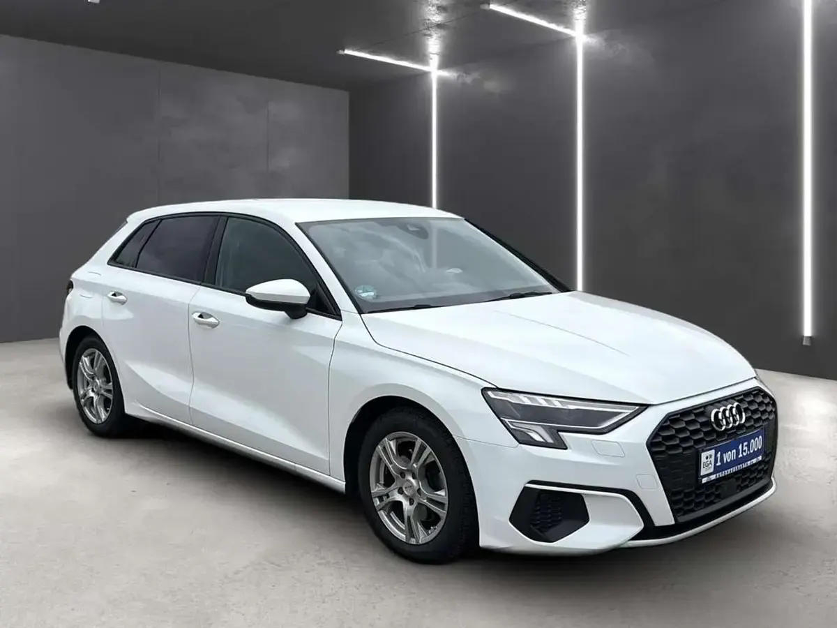 Gebraucht Audi A3 Basis 150 PS (110 kW) 2023 Ibisweiß Limousine