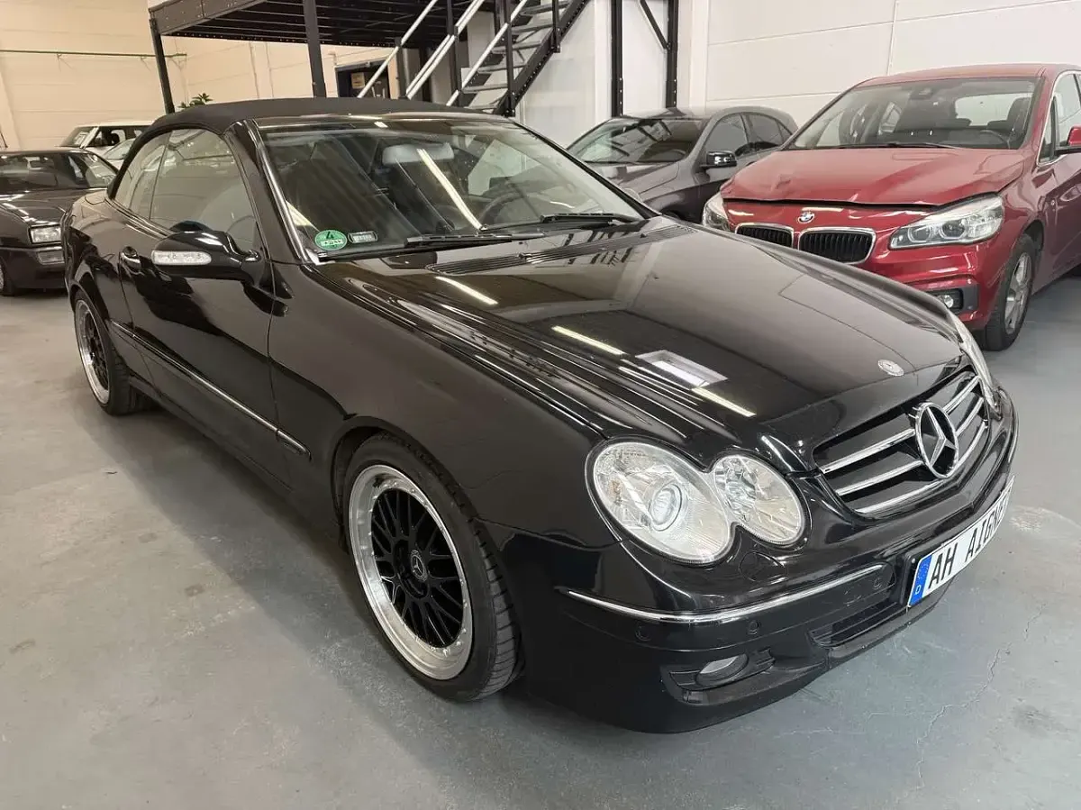Gebraucht Mercedes CLK350 272 PS (200 kW) 2008 Obsidianschwarz  metalliclack Cabrio