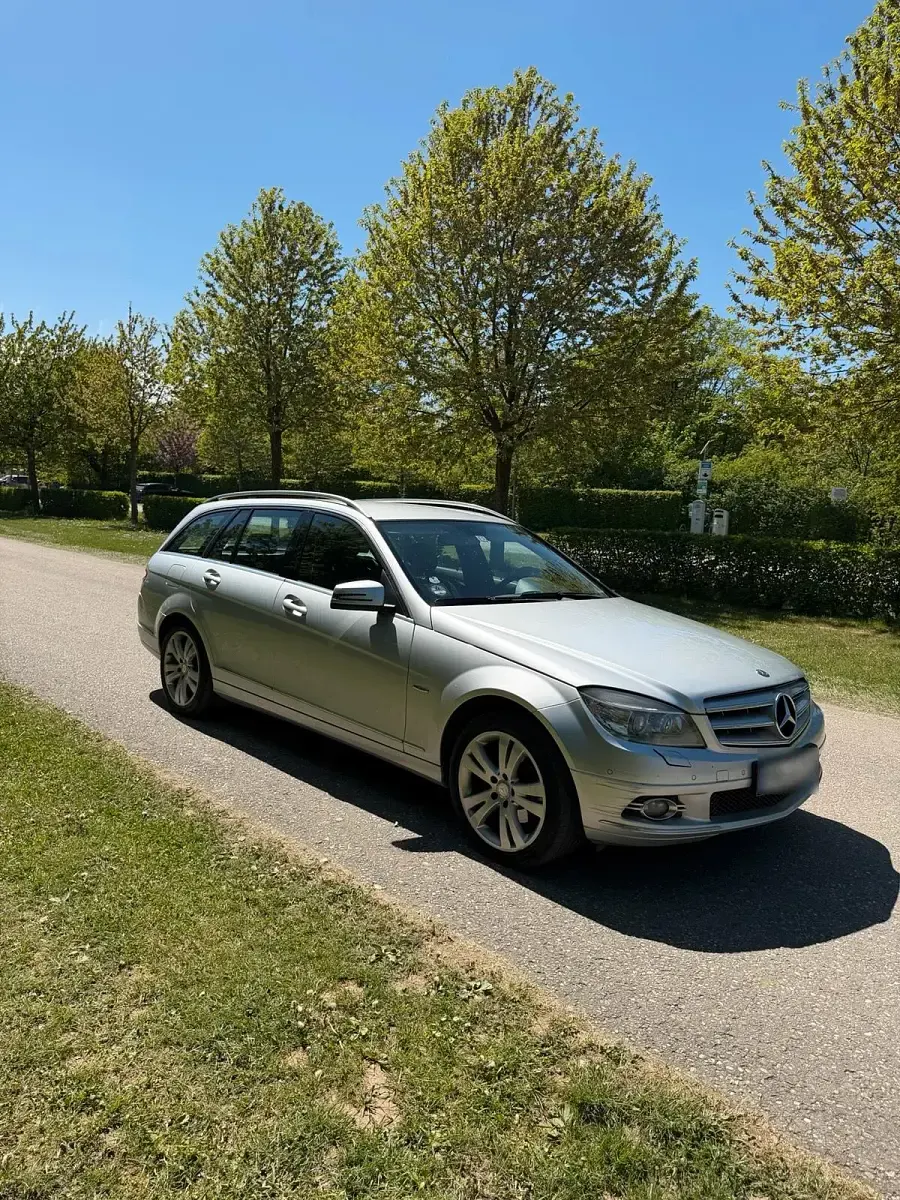 Second-hand Mercedes C220 Avantgarde 170 CP (125 kW) 2008 Argintiu Break
