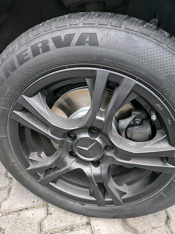 Violet Gebraucht 2013 Mercedes CLA220 Limousine | 10.800 € (Guter Preis) - Bild 1/4