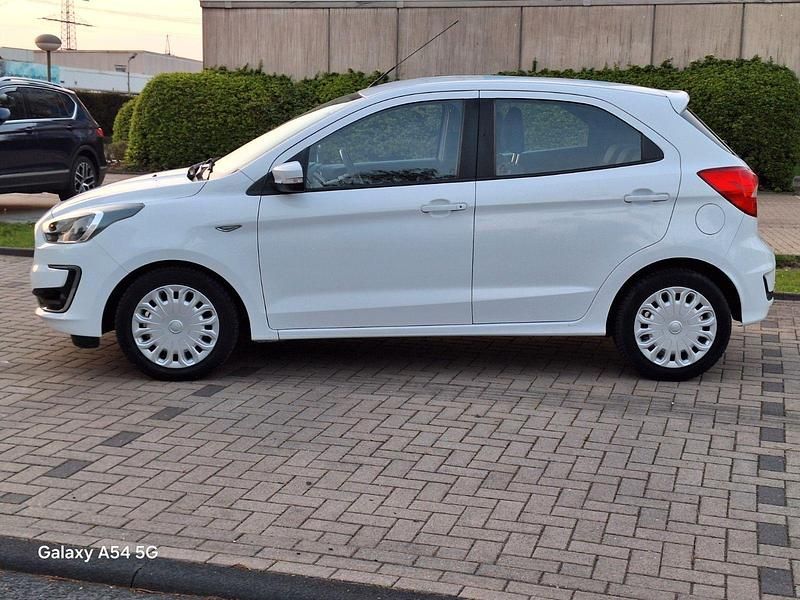 Gebraucht Ford Ka Trend 71 PS (52 kW) 2019 Weiß Limousine