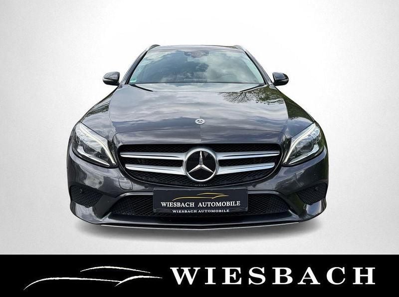 Używany Mercedes C300e 306 KM (225 kW) 2019 Czarny Sedan/Limuzyna