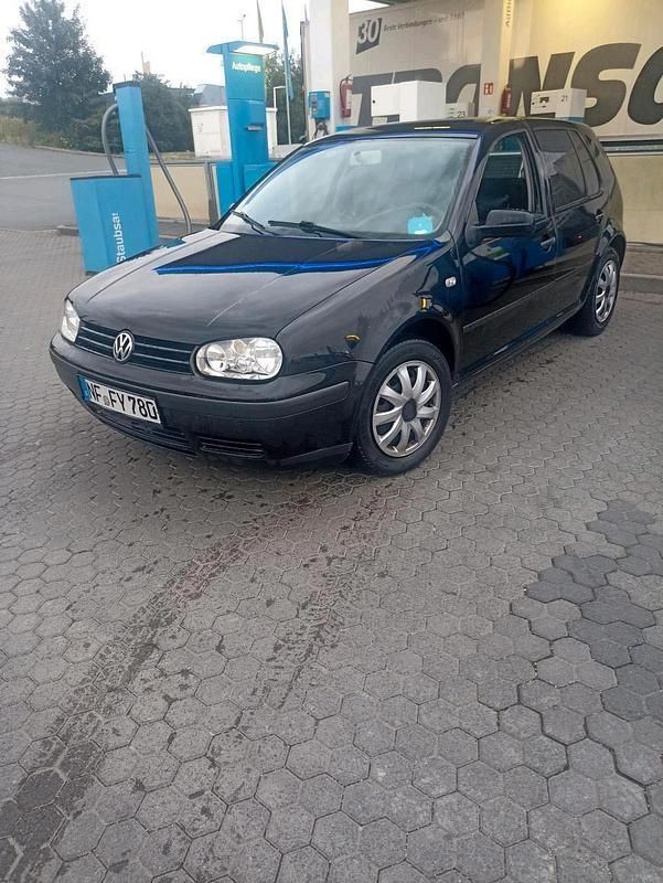 Schwarz Gebraucht 2002 VW Golf IV Limousine | 1.100 € (Fairer Preis) - Bild 1/4
