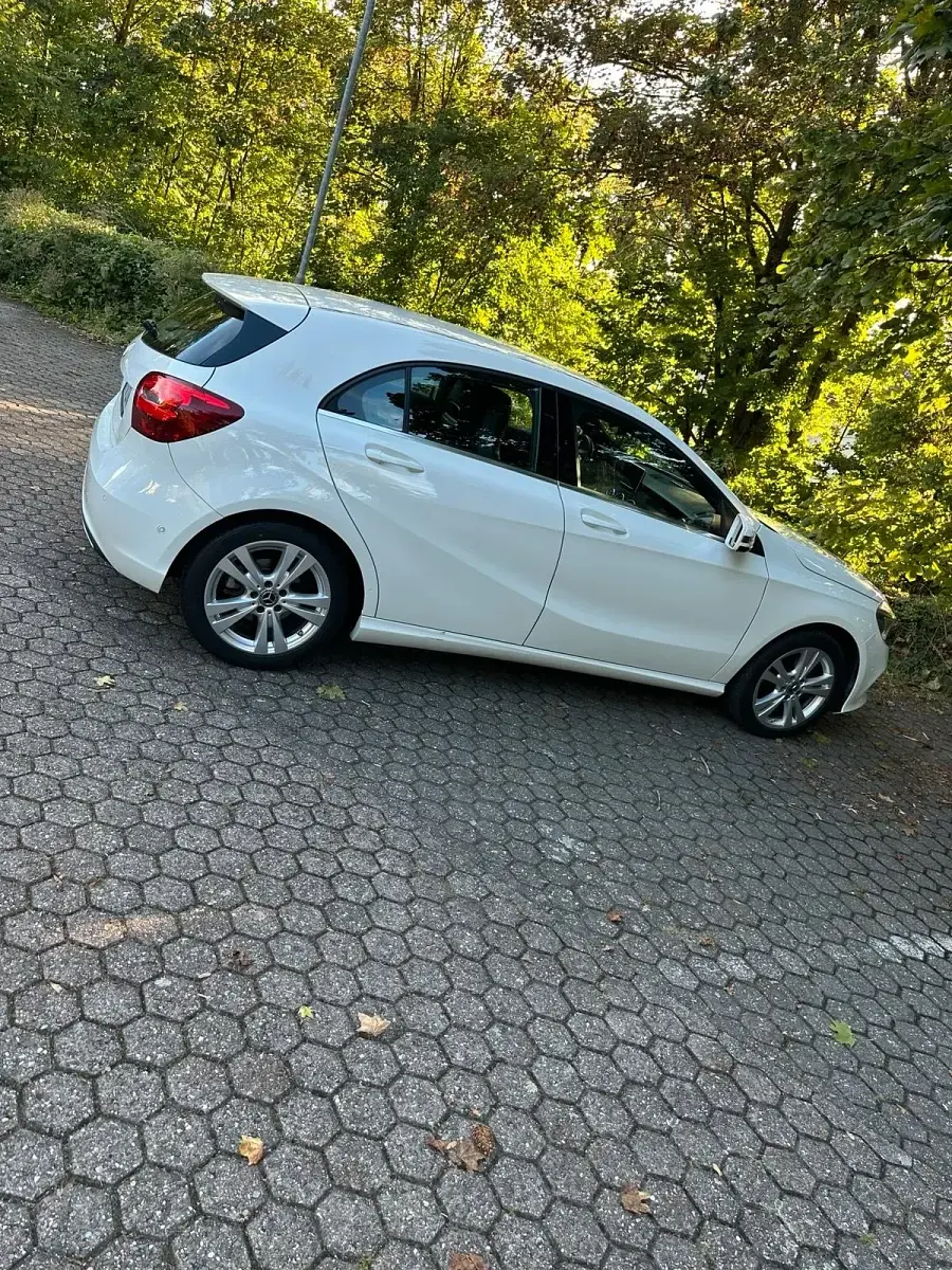 Gebraucht Mercedes A200 156 PS (114 kW) 2018 Weiß Kombi