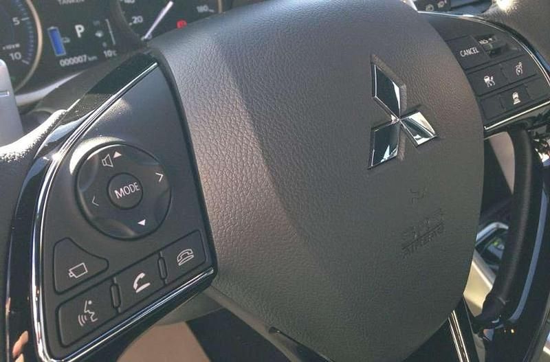 Neu Mitsubishi Eclipse Cross Select 188 PS (138 kW) 2025 Sterlingsilber SUV