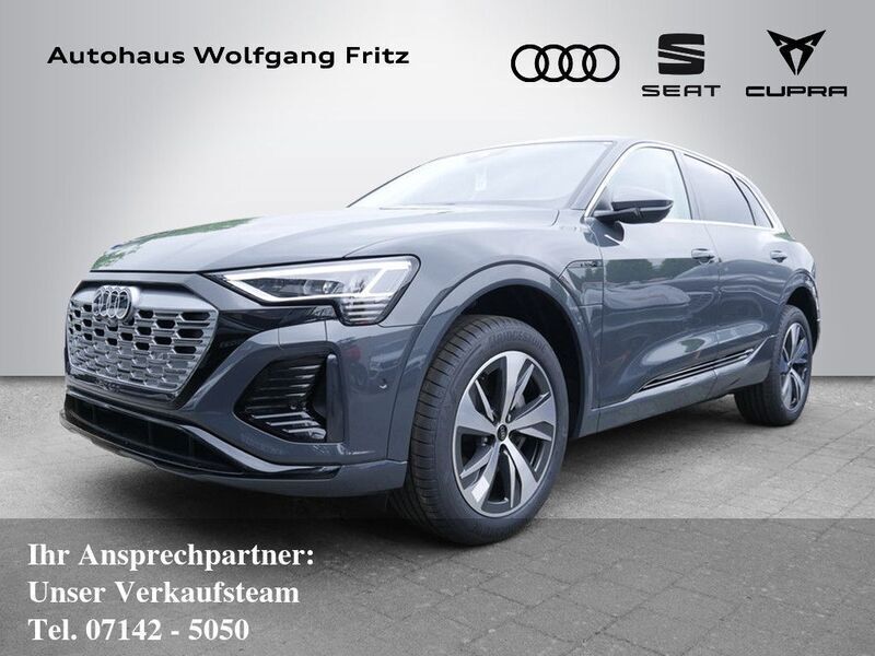 Grau Gebraucht 2023 Audi Q8 e-tron S-Line SUV | 49.390 € - Bild 1/4