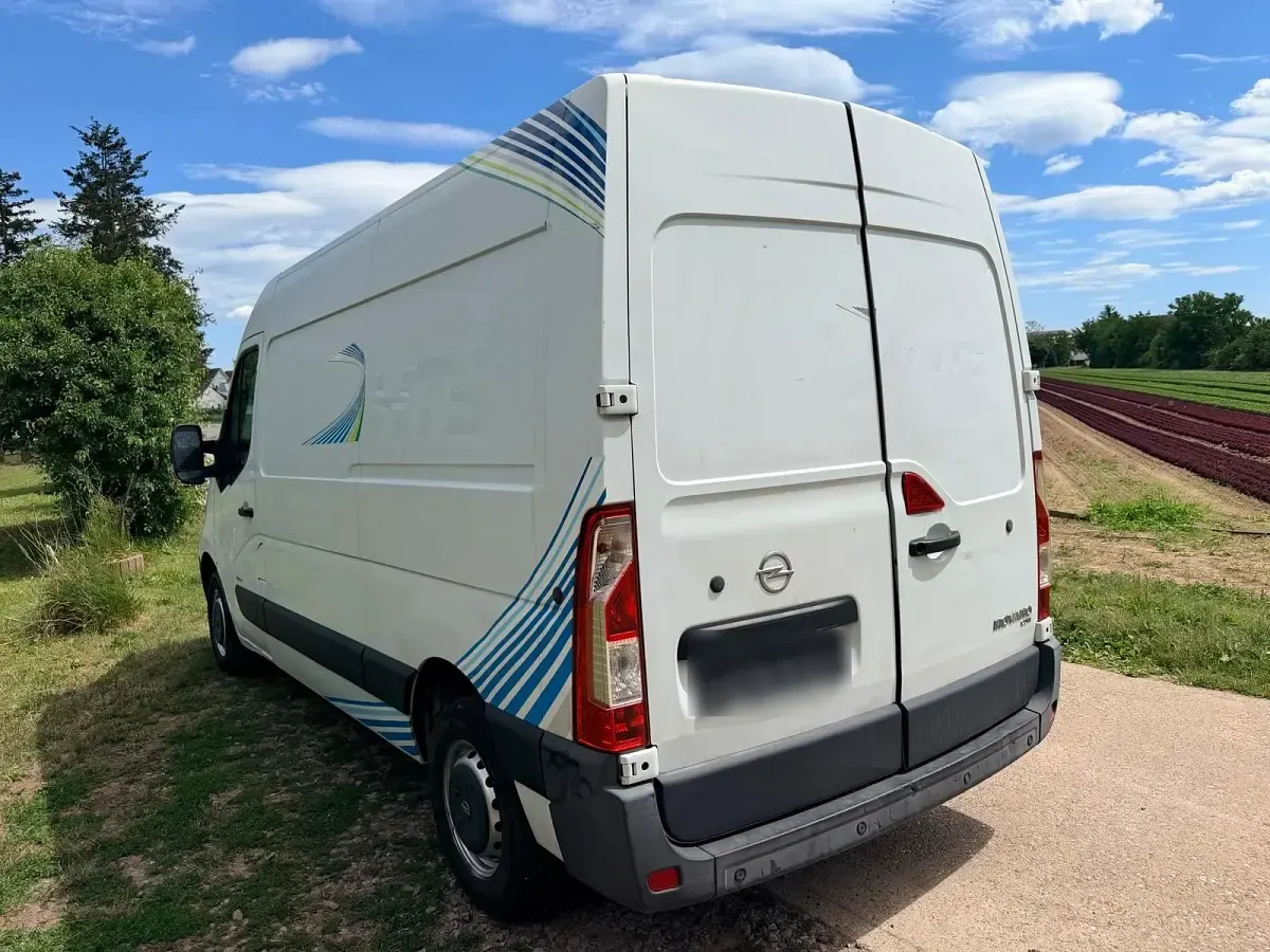 Gebraucht Opel Movano 131 PS (96 kW) 2017 Weiß Van / Kleinbus