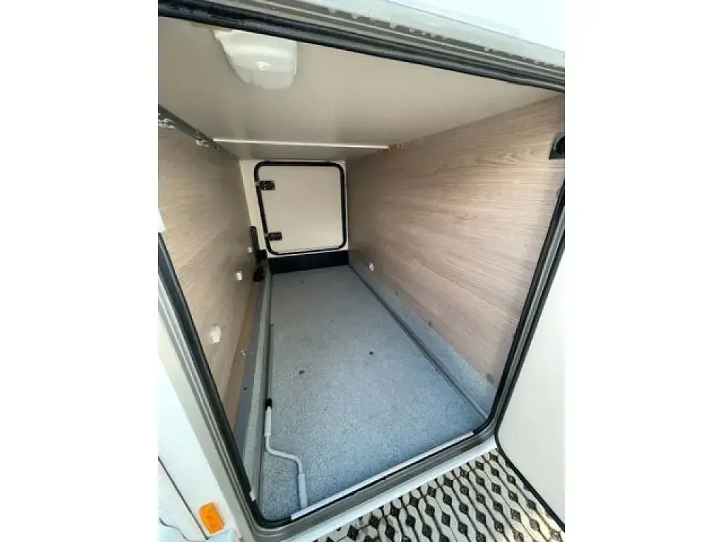 Gebraucht Buerstner Lineo 131 PS (96 kW) 2024 Weiss Van