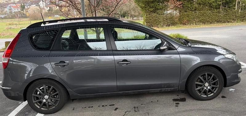 Gebraucht Hyundai i30 143 PS (105 kW) 2009 Grau Kombi