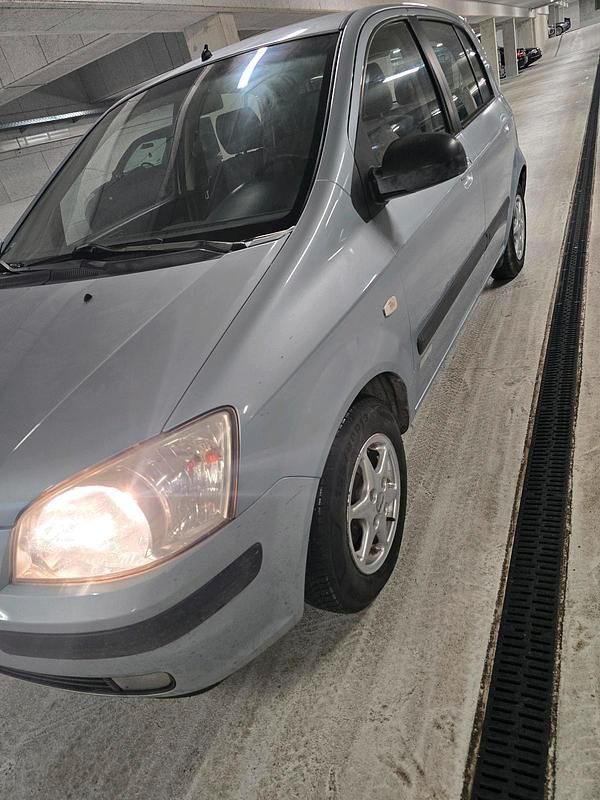 Gebraucht Hyundai Getz 63 PS (46 kW) 2004 Silber Kleinwagen