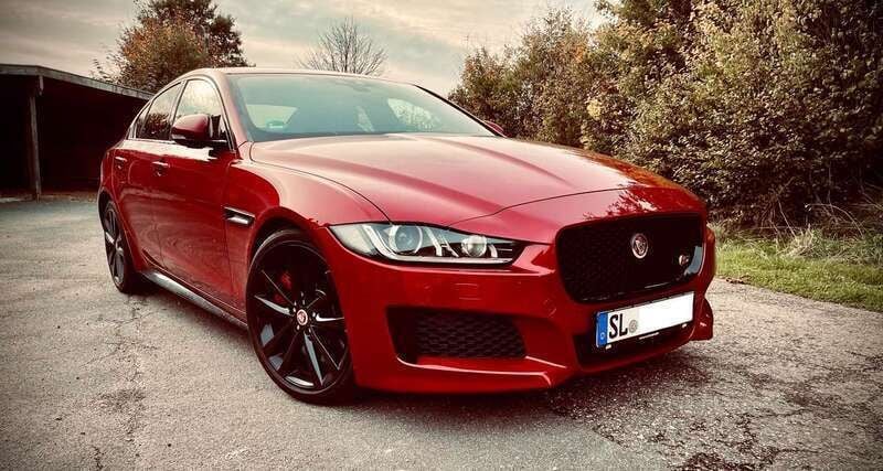 Rot Gebraucht 2018 Jaguar XE S Limousine | 23.999 € (Guter Preis) - Bild 1/4