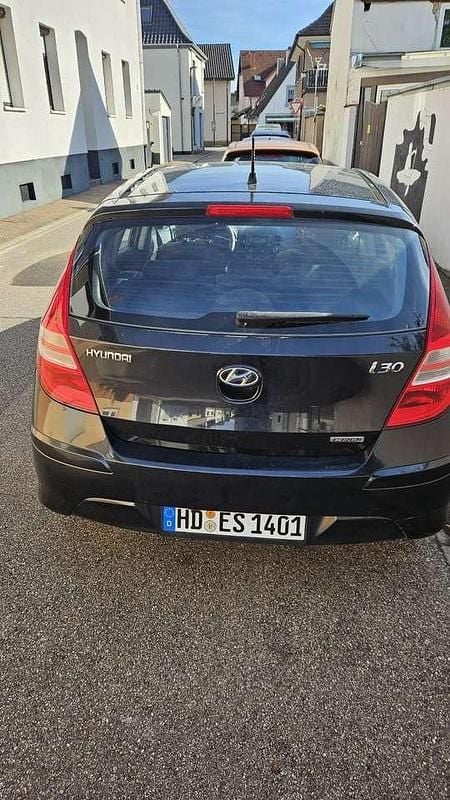 Gebraucht 2010 Hyundai i30 Classic Limousine | 1.500 € (Superpreis) - Bild 1/4
