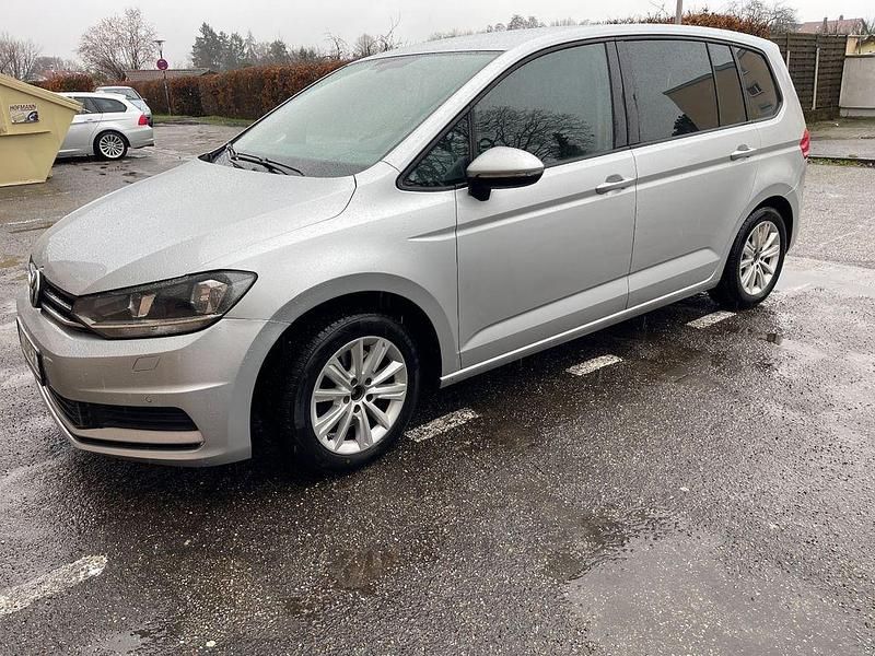 Gebraucht VW Touran Comfortline 116 PS (85 kW) 2017 Silber Van / Kleinbus