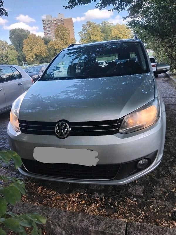 Gebraucht VW Touran 2010 Silber Van / Kleinbus