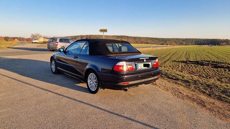 Gebraucht BMW 318 Cabriolet 150 PS (110 kW) 2006 Blau Cabrio