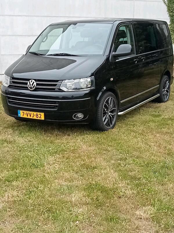 Schwarz Gebraucht 2012 VW Multivan Highline Van / Kleinbus | 14.750 € (Fairer Preis) - Bild 1/4