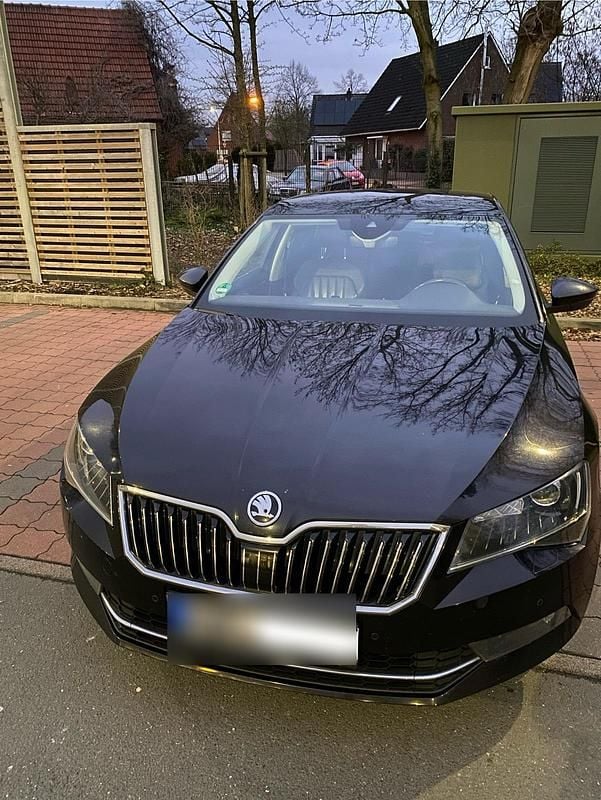Gebraucht Skoda Superb 2015 Schwarz Limousine
