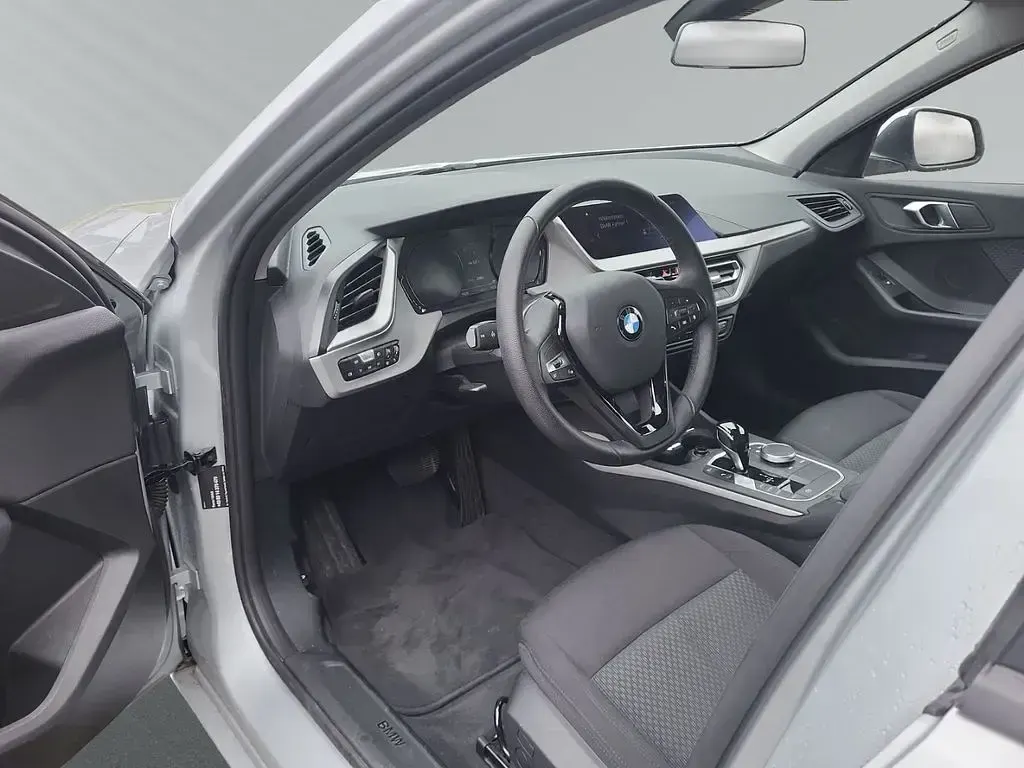 Gebraucht BMW 118 140 PS (102 kW) 2020 Glaciersilber metallic Kleinwagen