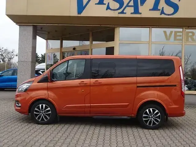 Gebraucht Ford Tourneo Custom Titanium 2018 Orange Van
