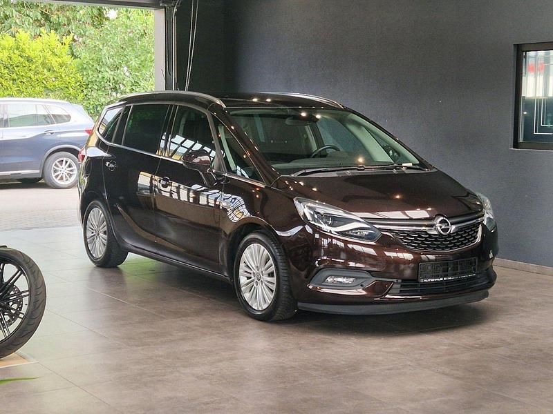Braun Gebraucht 2016 Opel Zafira Tourer Innovation Van / Kleinbus | 14.499 € (Teuer) - Bild 1/2