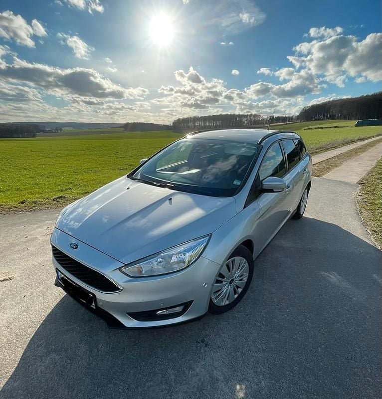 Gebraucht Ford Focus 120 PS (88 kW) 2016 Silber Kombi