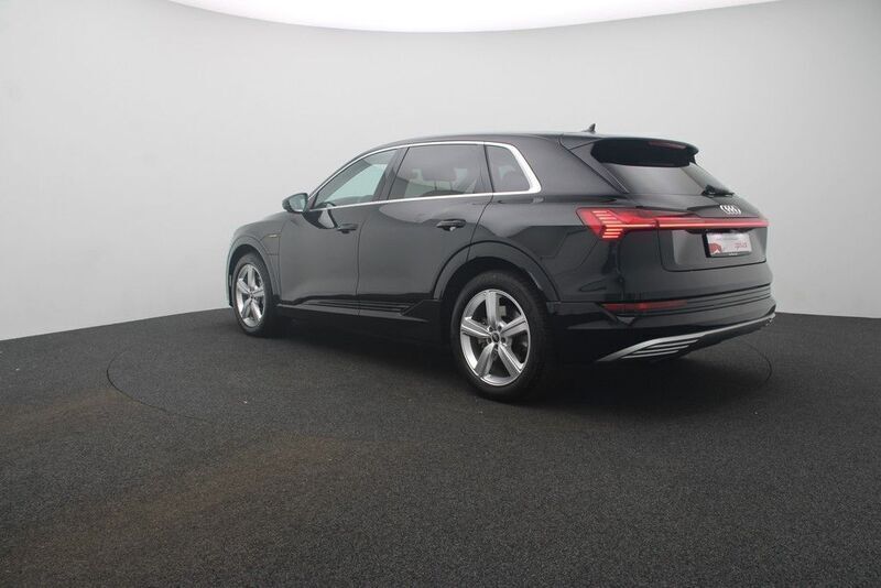 Gebraucht Audi e-tron Advanced 230 kW (313 PS) 2022 Schwarz SUV