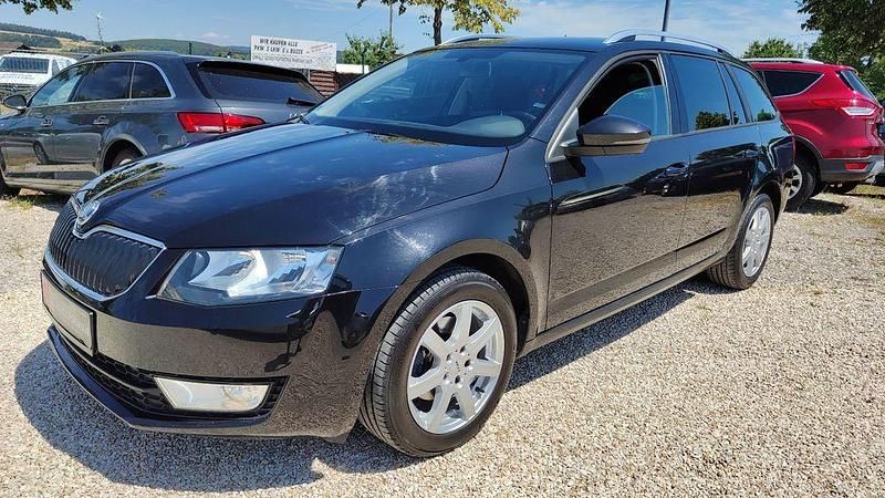 Schwarz Gebraucht 2014 Skoda Octavia Ambition Kombi | 8.200 € (Guter Preis) - Bild 1/4