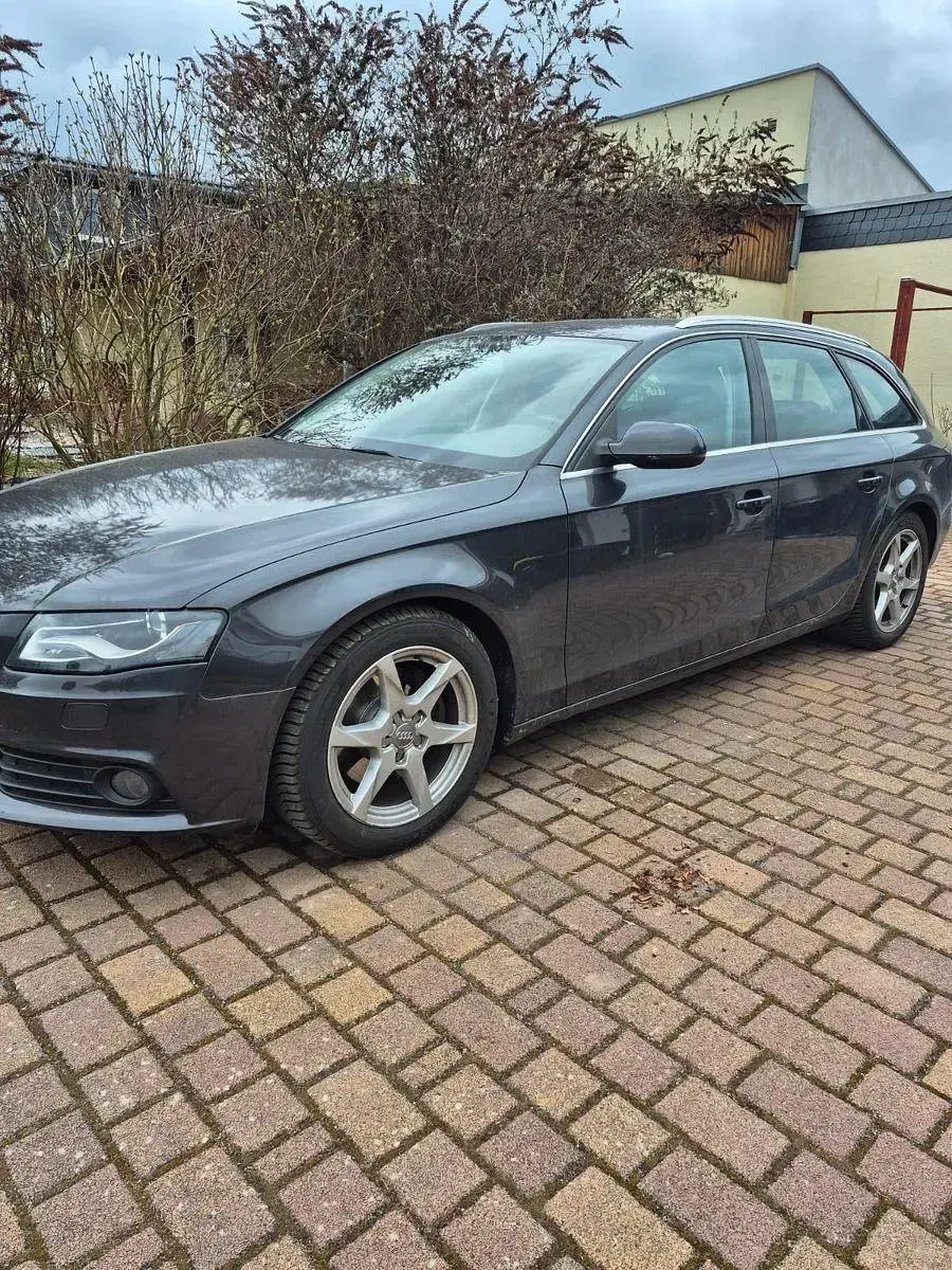 Gebraucht Audi A4 160 PS (117 kW) 2010 Grau Kombi