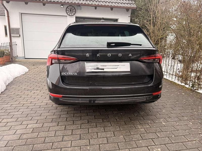 Gebraucht Skoda Octavia First Edition 150 PS (110 kW) 2020 Kombi