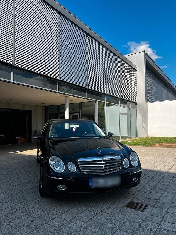 Schwarz Gebraucht 2007 Mercedes E280 Limousine | 7.500 € (Fairer Preis) - Bild 1/4
