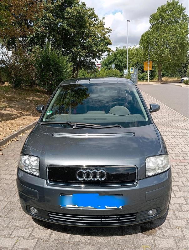 Grau Gebraucht 2003 Audi A2 Kleinwagen | 2.200 € (Fairer Preis) - Bild 1/4