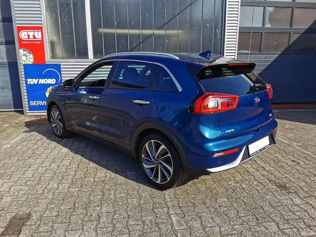 Gebraucht Kia Niro Spirit 141 PS (103 kW) 2017 Blau SUV