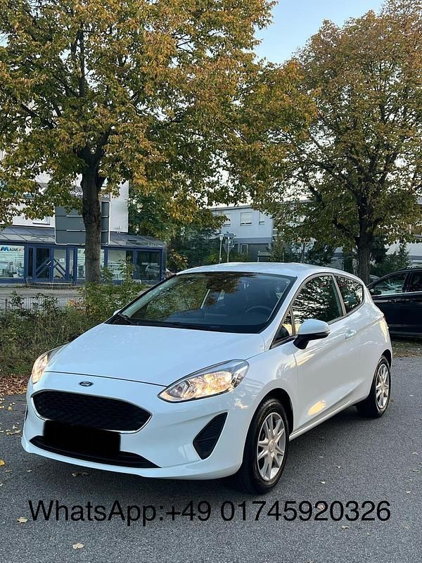 Weiß Gebraucht 2018 Ford Fiesta Kleinwagen | 8.490 € (Fairer Preis) - Bild 1/4