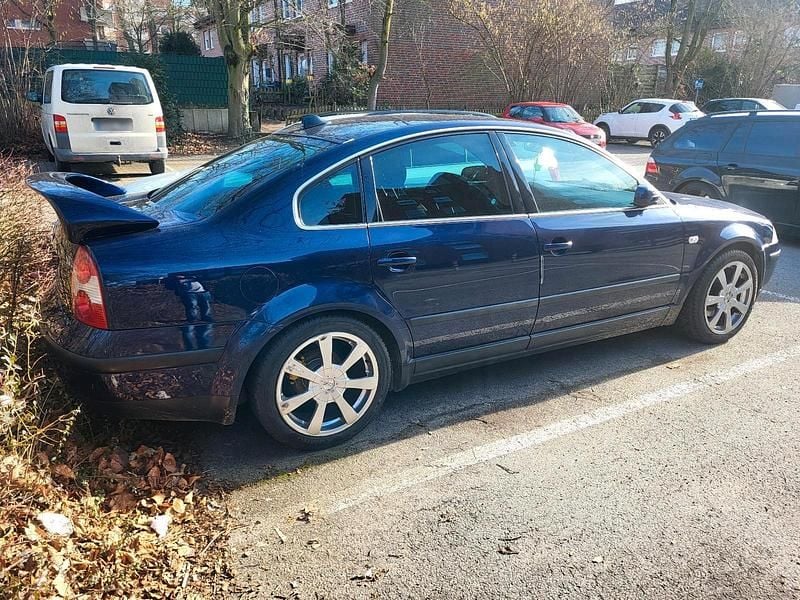 Gebraucht VW Passat 106 PS (77 kW) 2002 Blau Limousine