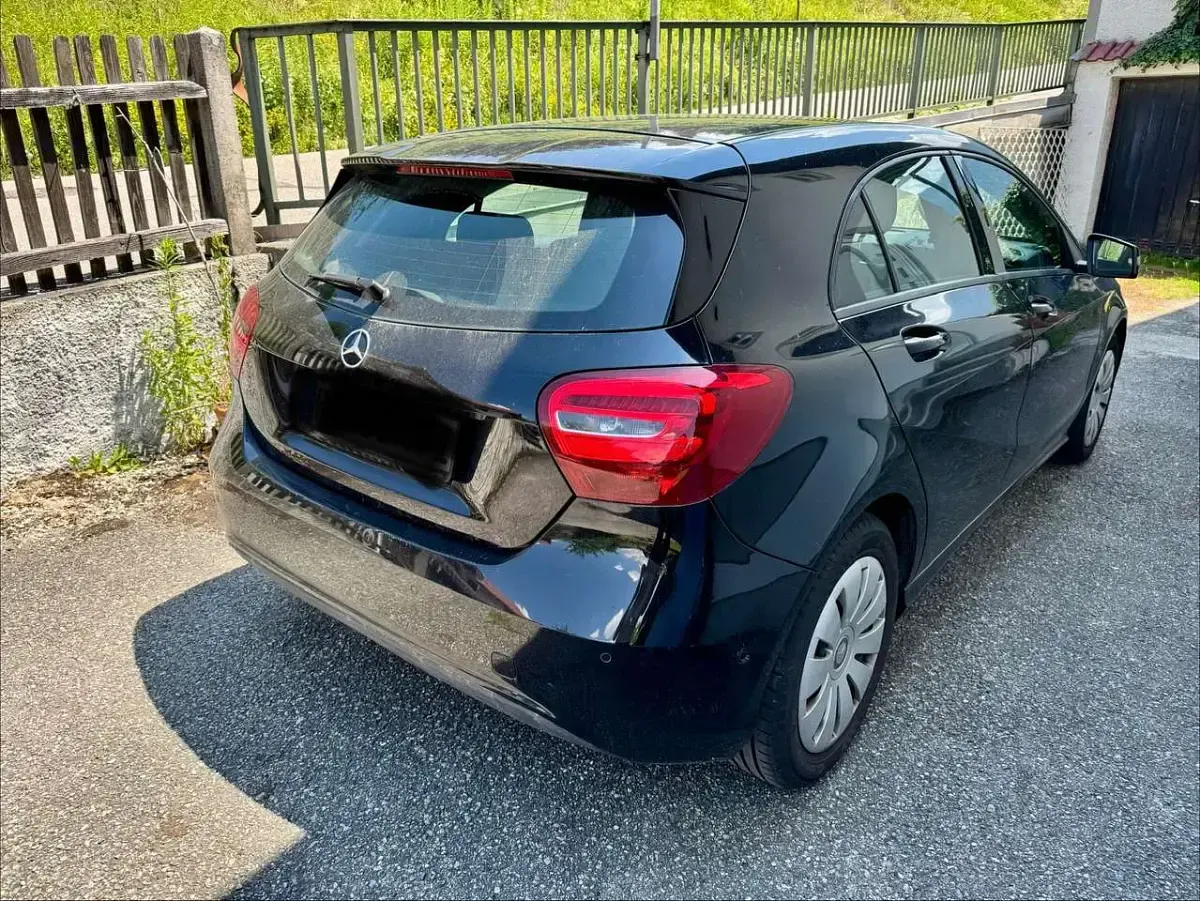 Gebraucht Mercedes A180 Edition 122 PS (89 kW) 2016 Schwarz Kleinwagen