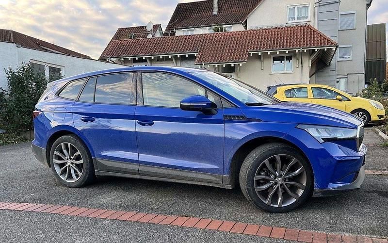 Schwarz Gebraucht 2023 Skoda Enyaq iV SUV | 20.199 € (Superpreis) - Bild 1/1