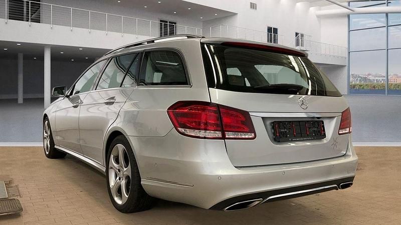 Gebraucht Mercedes E250 211 PS (155 kW) 2015 Silber Limousine