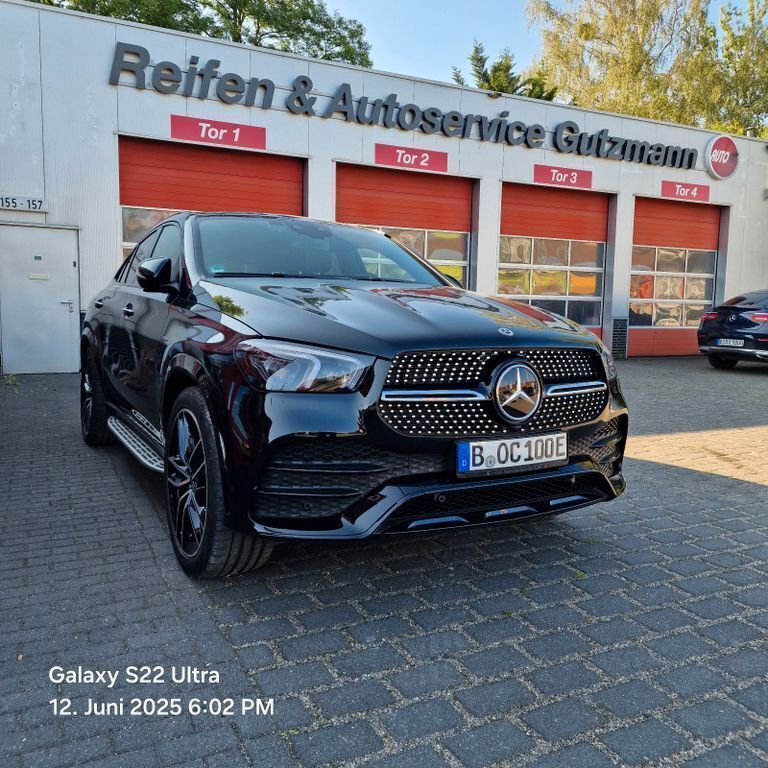 Schwarz Gebraucht 2021 Mercedes GLE350e AMG Coupé | 66.900 € (Guter Preis) - Bild 1/4