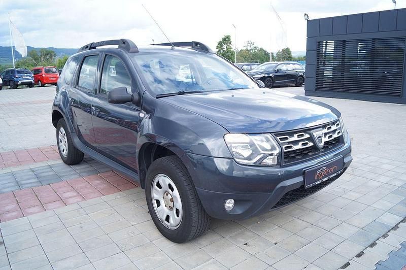 Grau Gebraucht 2016 Dacia Duster Lauréate SUV | 8.990 € (Fairer Preis) - Bild 1/4