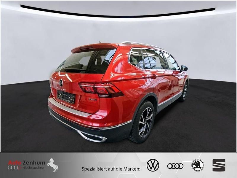 Gebraucht VW Tiguan Allspace Elegance 150 PS (110 kW) 2023 Kings red metallic SUV
