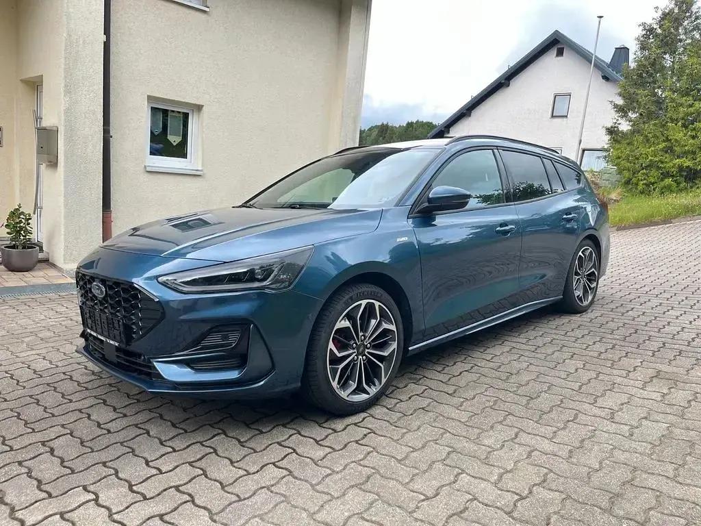 Gebraucht Ford Focus ST-Line X 155 PS (114 kW) 2025 Chrome blau (metallic) Kombi